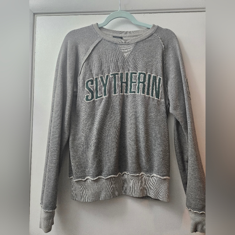 Universal Studios Wizarding World of Harry Potter Slytherin Sweatshirt
